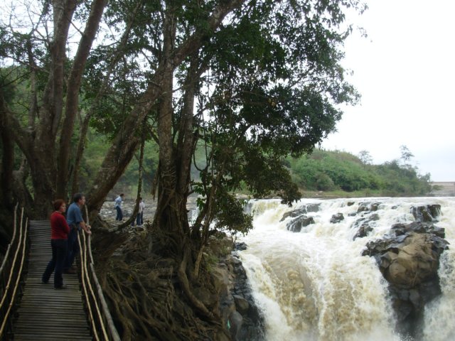 damsuntourswaterfall3.jpg
