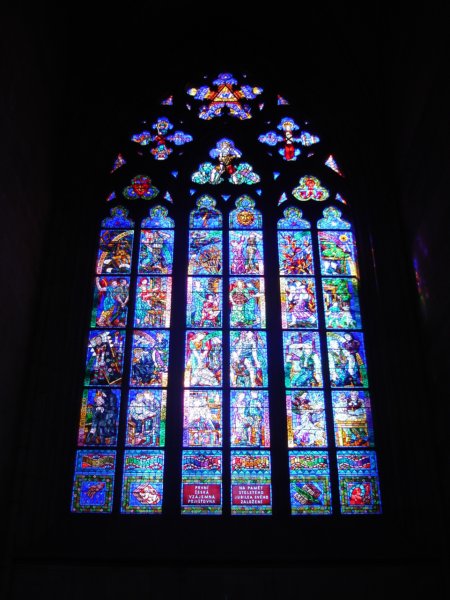 stainedglassofstvitus7.jpg