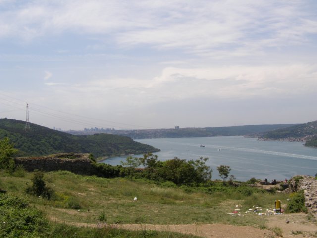 panoramicfromfortressanadoluhisari.jpg