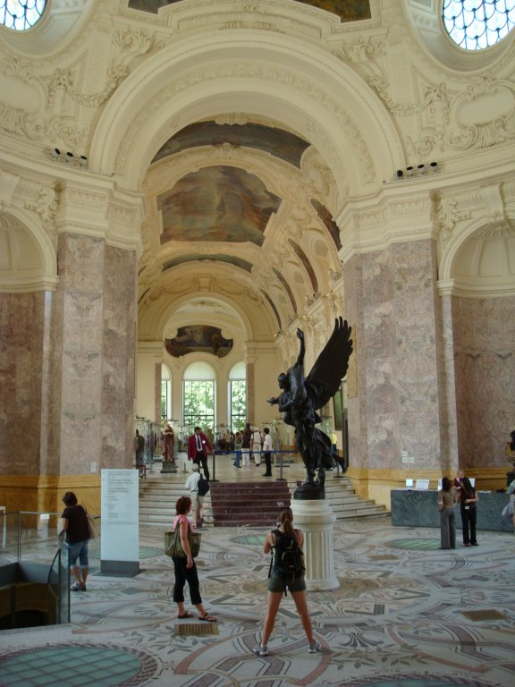 insidethenewlyrennovatedpetitpalais3.jpg