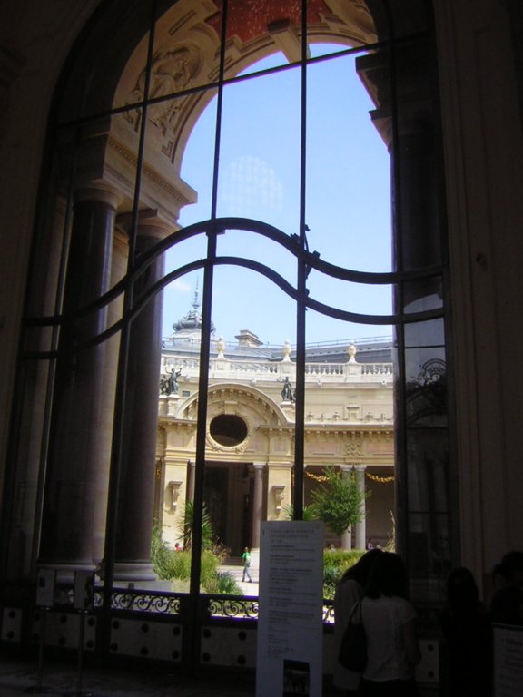 lookingoutacrossthegardensoflepetitpalais.jpg