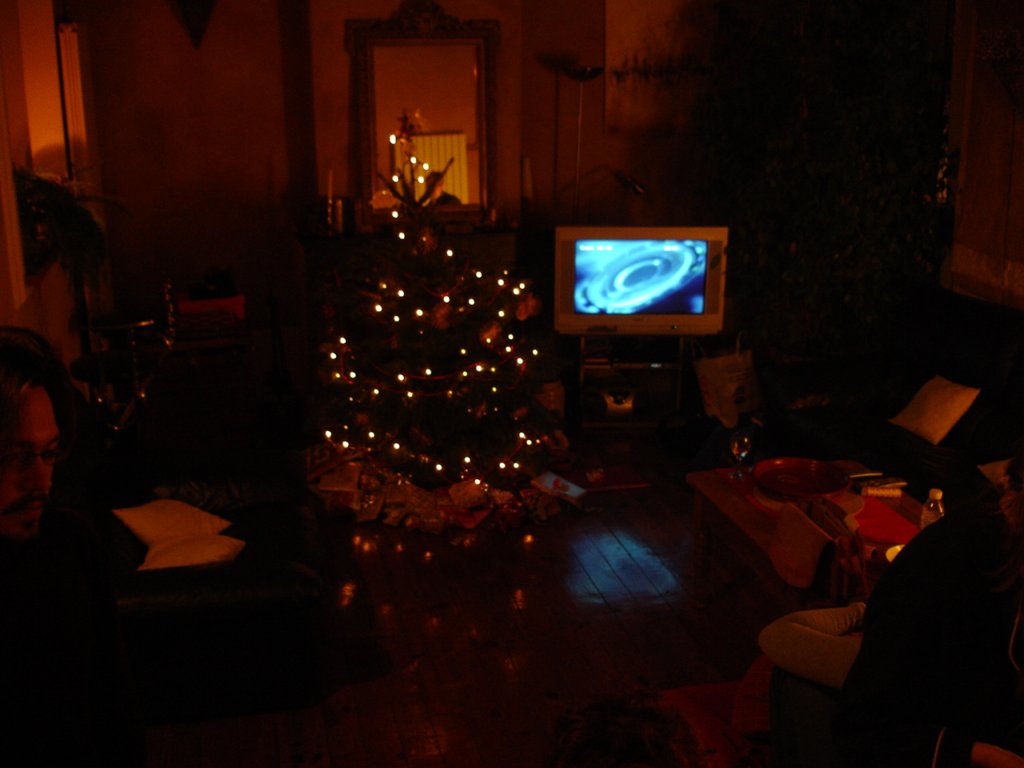 christmasevethetreewasbeautifulandthecarolswereplaying.jpg