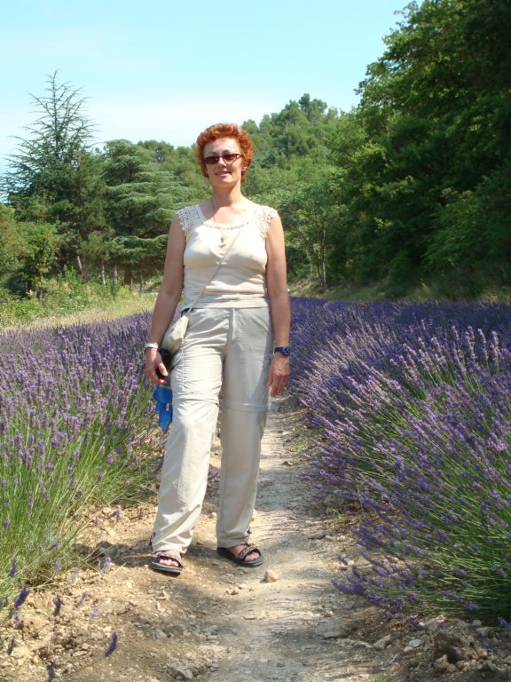 christineamongthelavendininthesenanquefields.jpg
