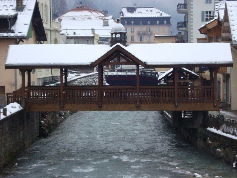 bridgeoverlarveriverinchamonix.jpg