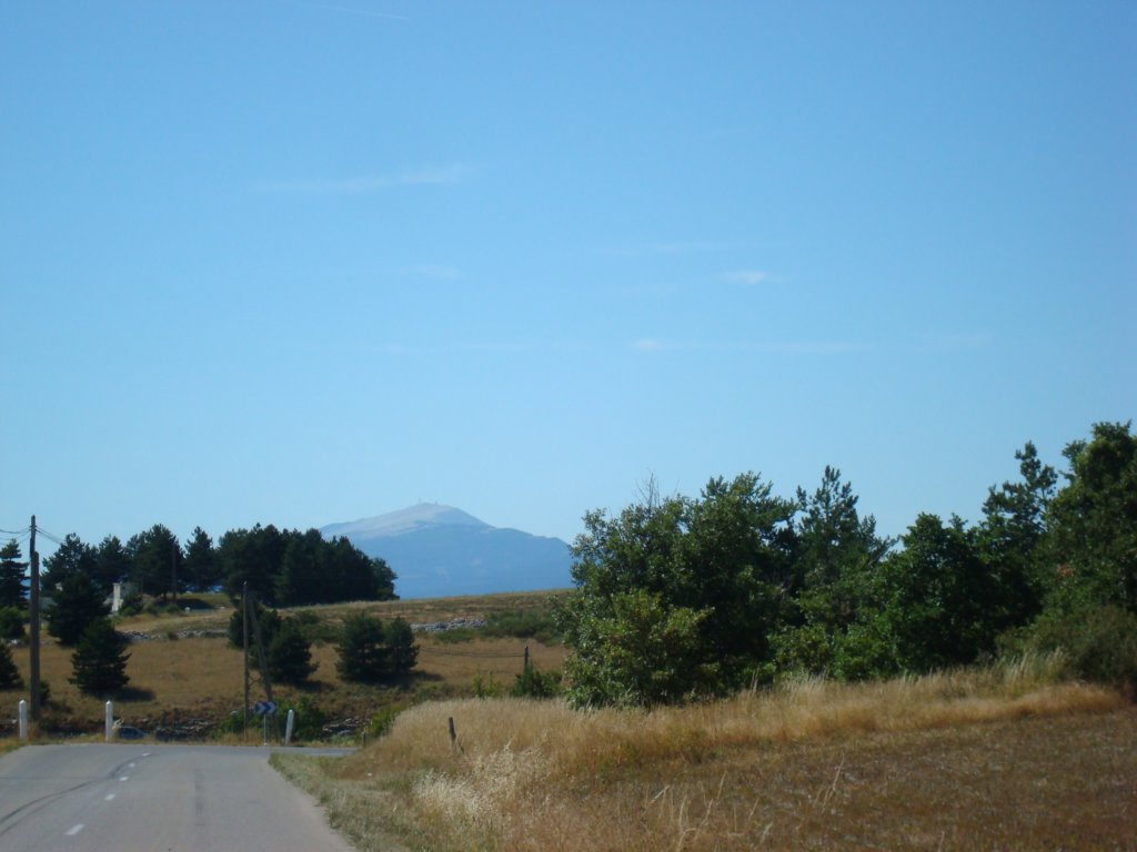 thereitisinthedistancemontventoux.jpg