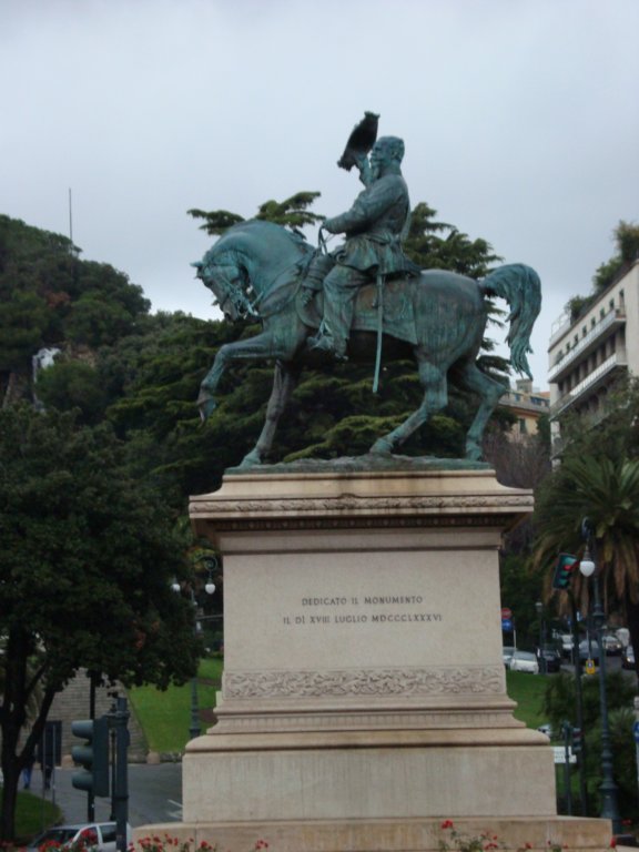 vittorioemanueliistatue.jpg