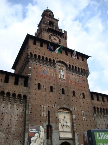 castellosforzesco3.jpg