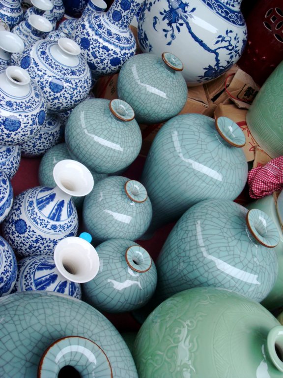 potteryinpanjiayuanmarket.jpg