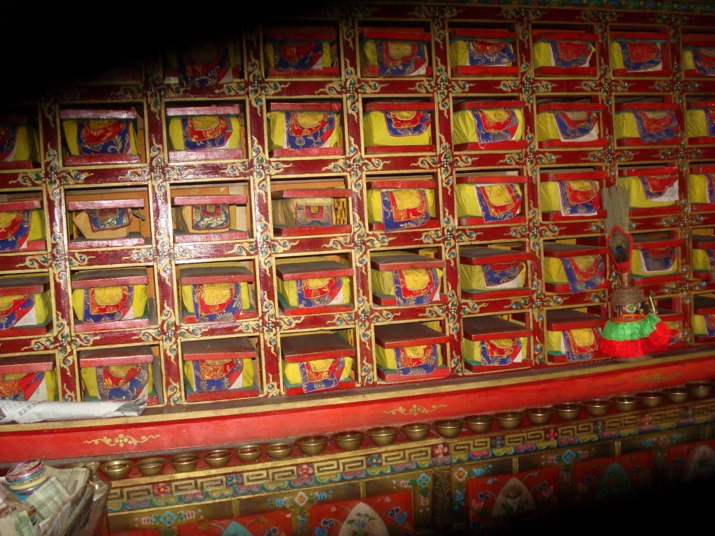 rongphumonasteryprayerbooks.jpg
