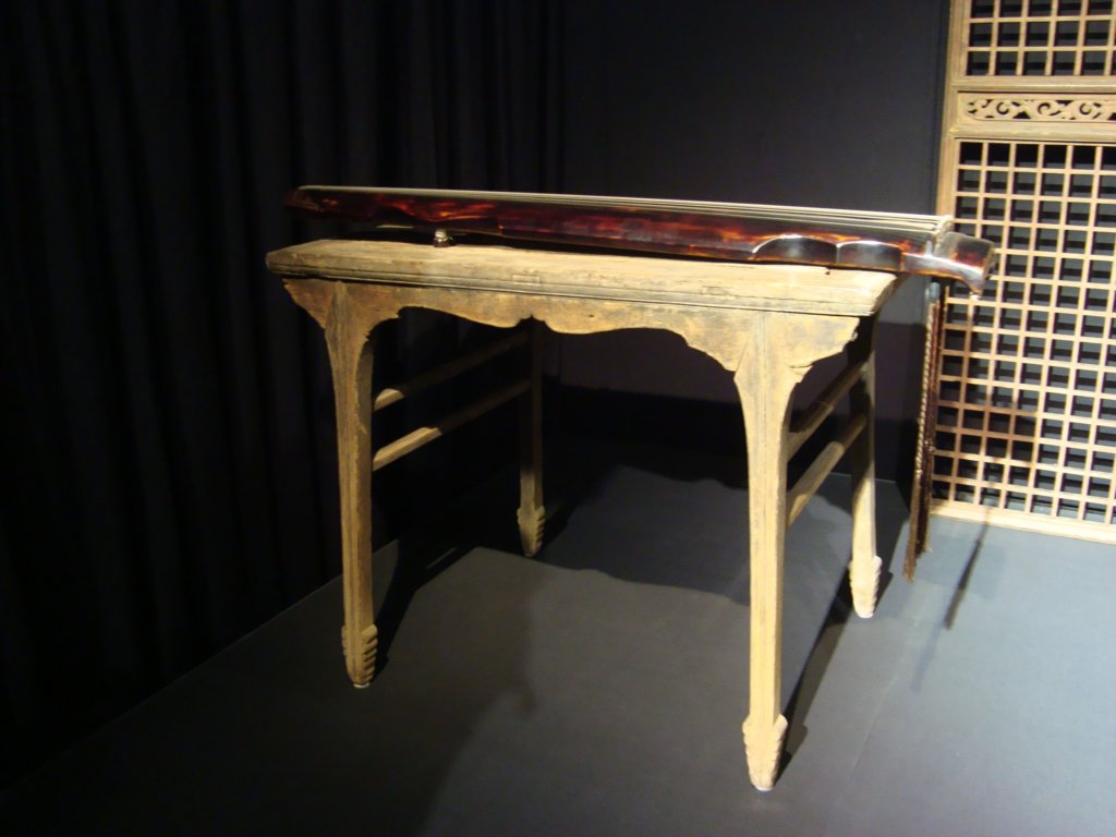 antiquetable.jpg