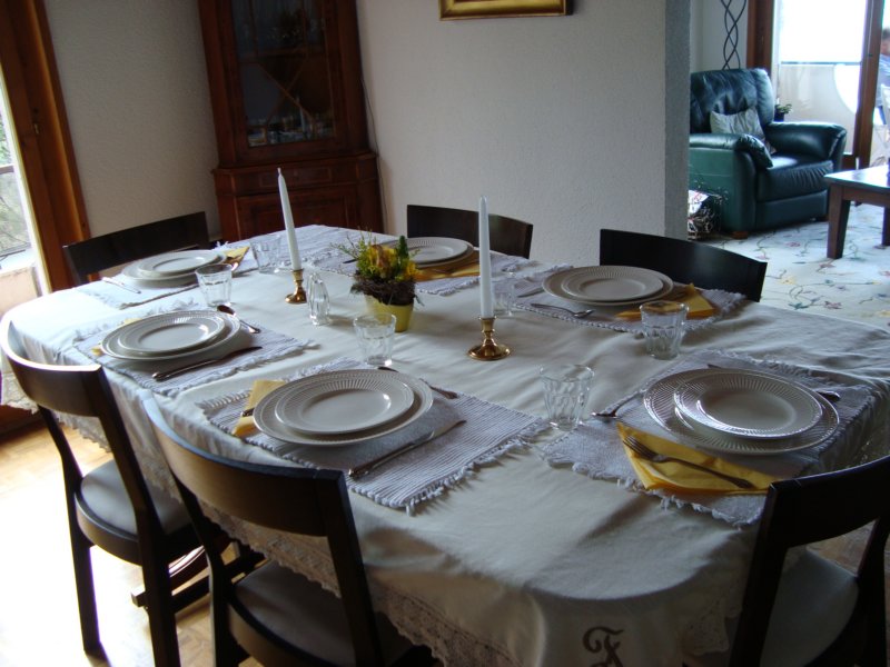 lovelyeastertablesetting.jpg