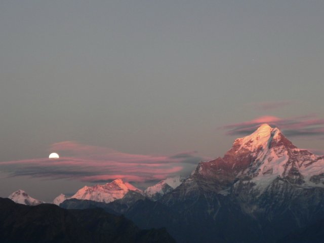 alpenglowandfullmoon5.jpg
