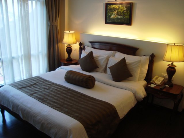gregshotelroomatthemanumaharaniinnainital.jpg