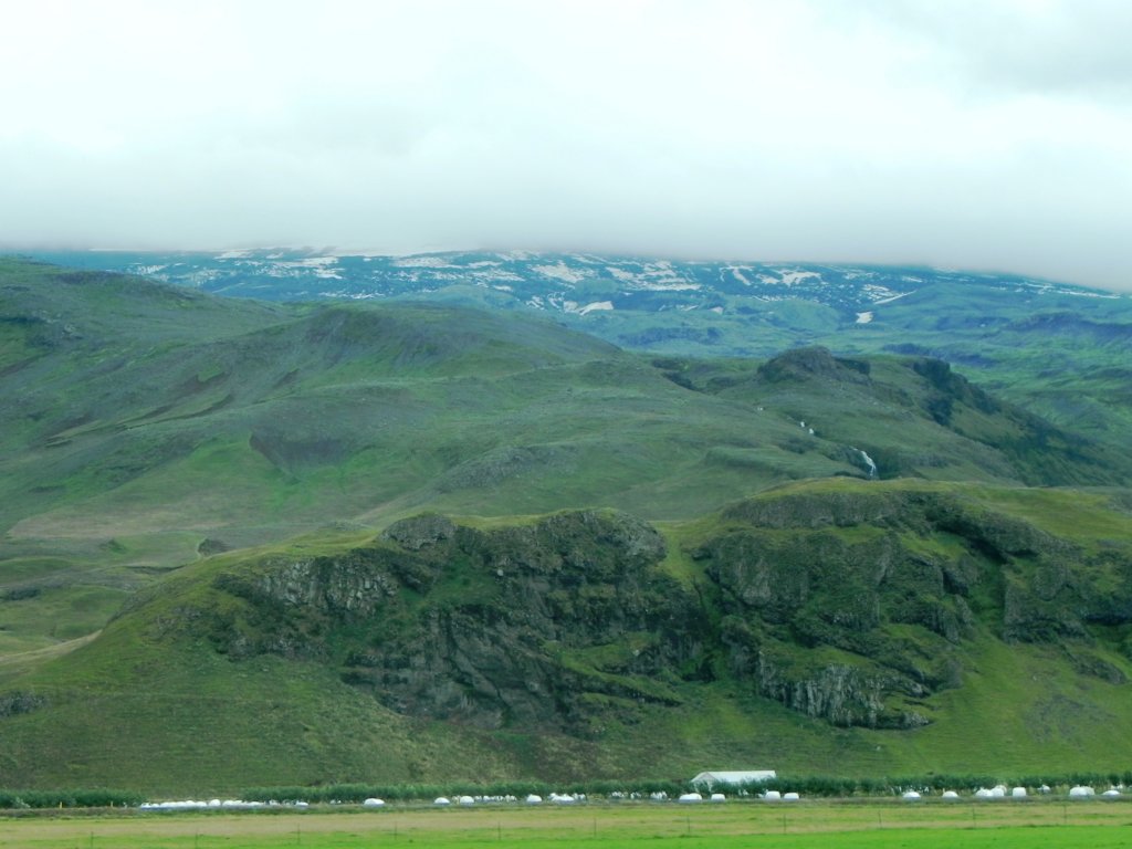 farmsandeyjafjallojokullvolcanoglacier.jpg