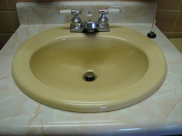 cleanandshinybathroomsink.jpg