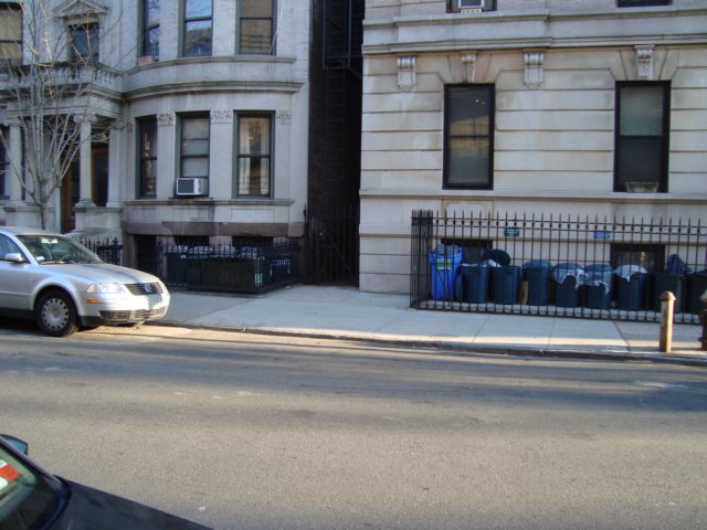 theparkingspotthatisnt14thstbrooklynthursday8am23feb2012.jpg